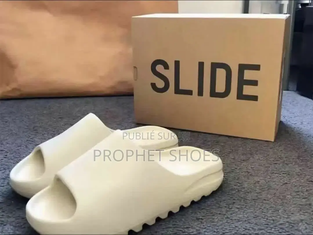 Sandale Crocs Et Yeezi Slides