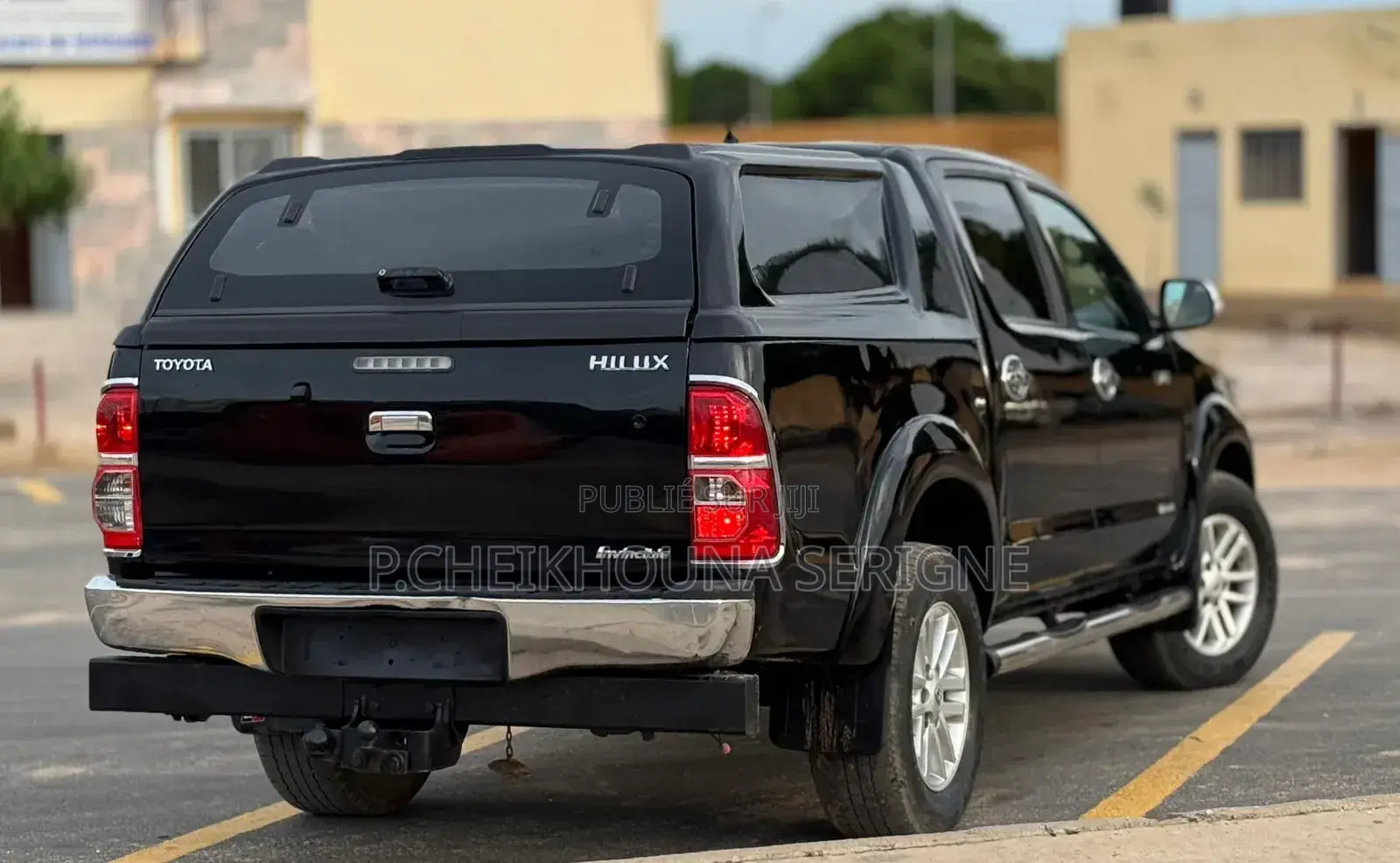 Toyota Hilux 2016 Black