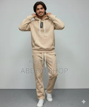 Photo - Ensemble Capuche Unique Unisexe Disponible