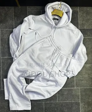 Ensemble Capuche Unique Unisexe Disponible