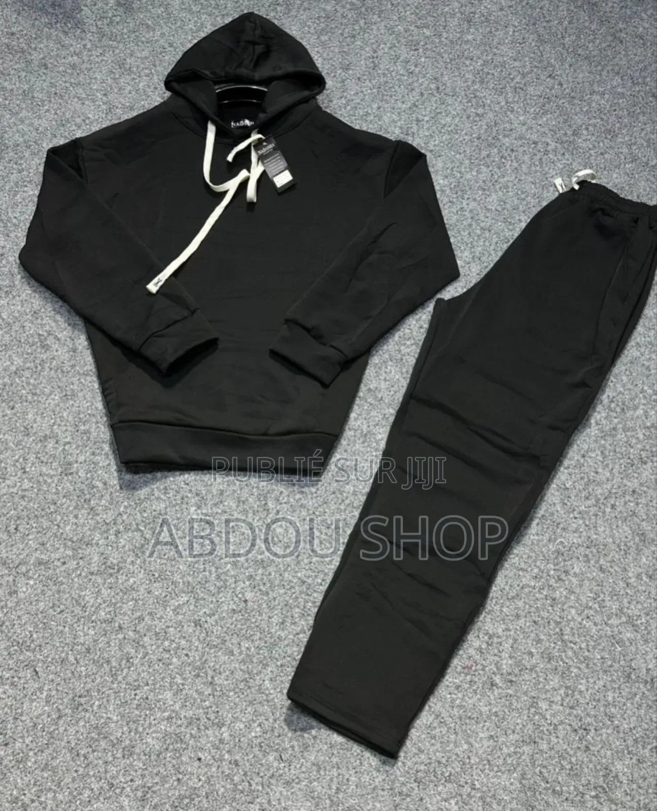 Ensemble Capuche Unique Unisexe Disponible