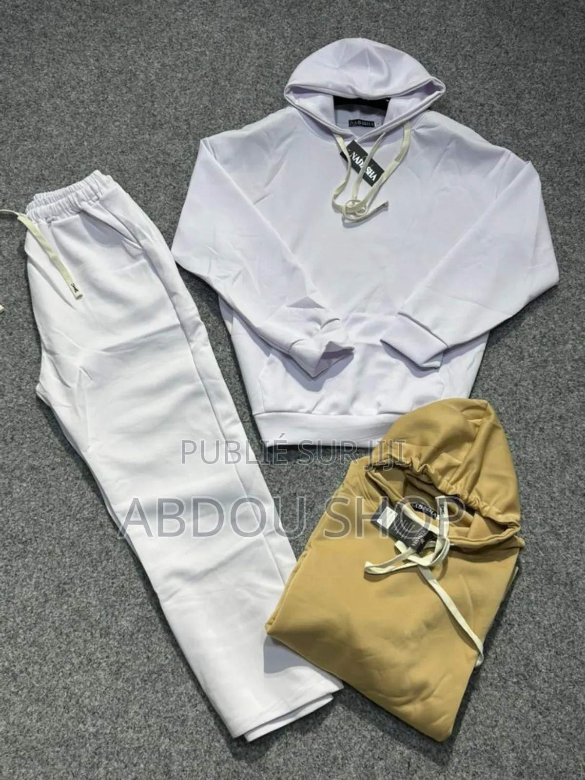 Ensemble Capuche Unique Unisexe Disponible