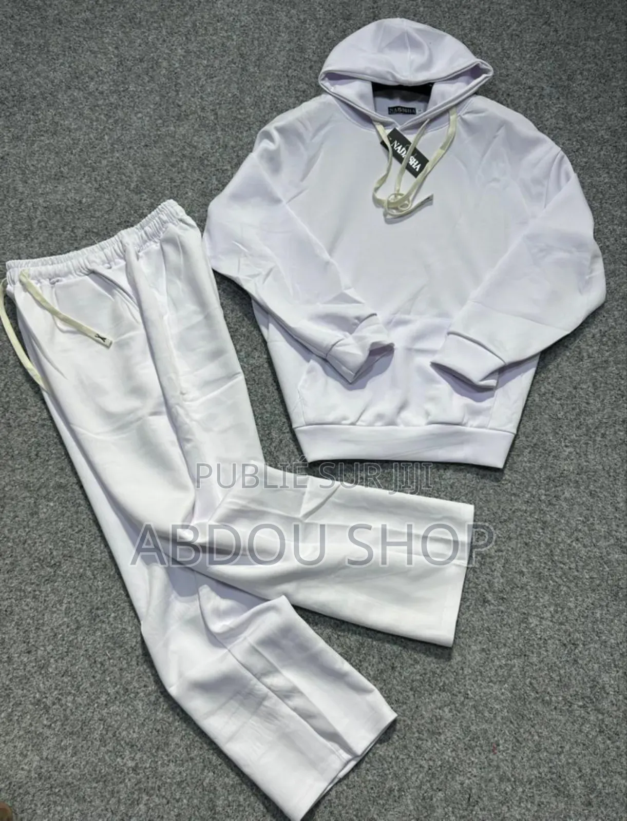 Ensemble Capuche Unique Unisexe Disponible