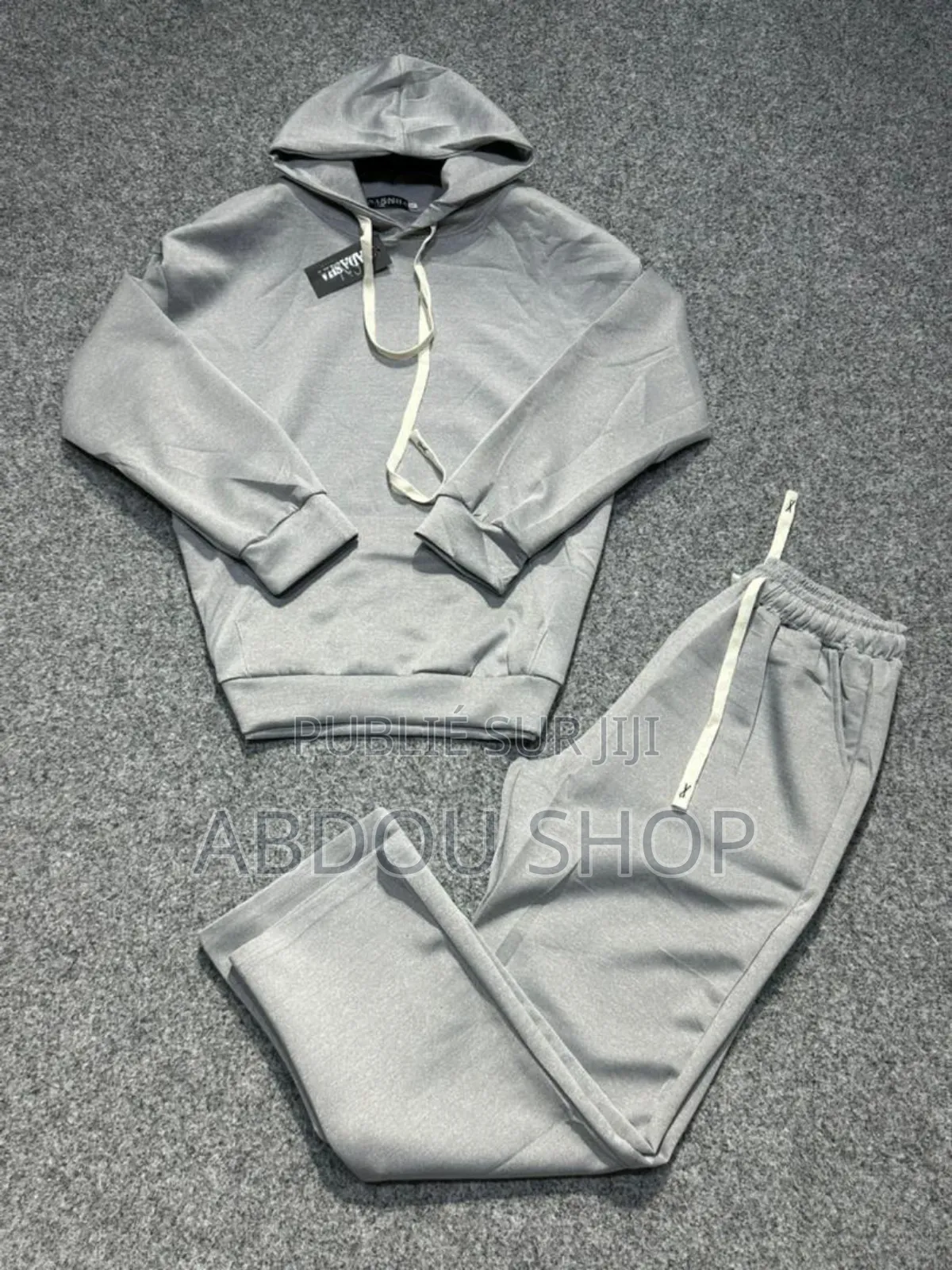 Ensemble Capuche Unique Unisexe Disponible