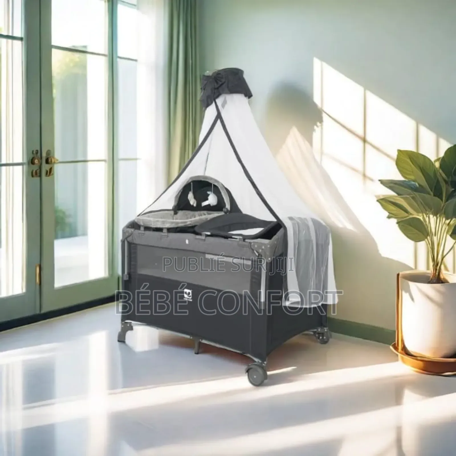 Berceau Avec Couffin Et Table À Langer