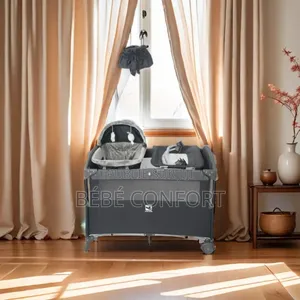 Berceau Avec Couffin Et Table À Langer