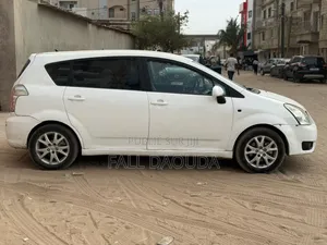 Toyota Verso 2010 Blanc