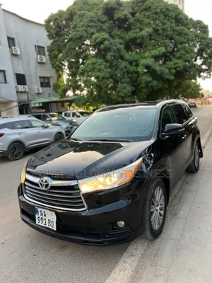 Photo - Toyota Highlander XLE V6 4x4 (3.5L 6cyl 6A) 2016 Black