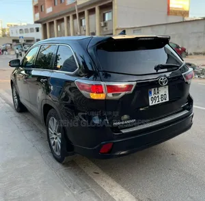 Toyota Highlander XLE V6 4x4 (3.5L 6cyl 6A) 2016 Black