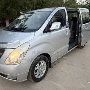 Hyundai Starex 2017 Gris