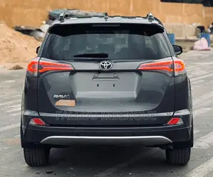 Toyota RAV4 2018 Gris