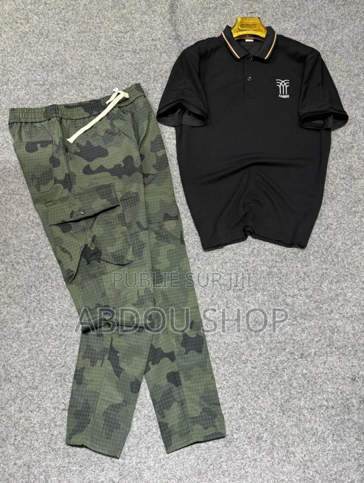 T-Shirts Et Pantalons Disponible