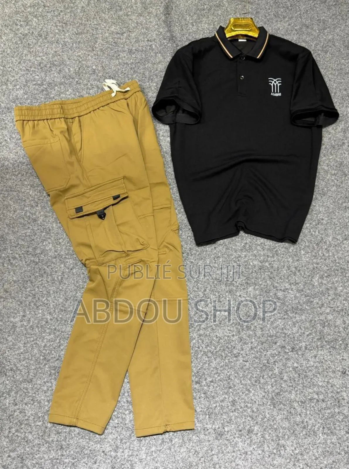 T-Shirts Et Pantalons Disponible