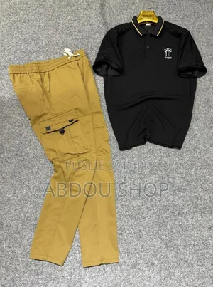 T-Shirts Et Pantalons Disponible