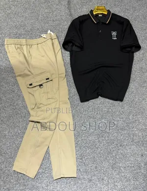 T-Shirts Et Pantalons Disponible