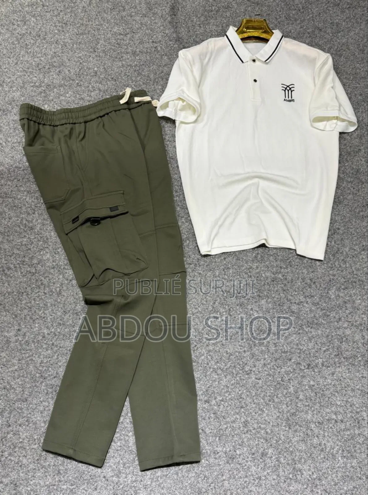 T-Shirts Et Pantalons Disponible