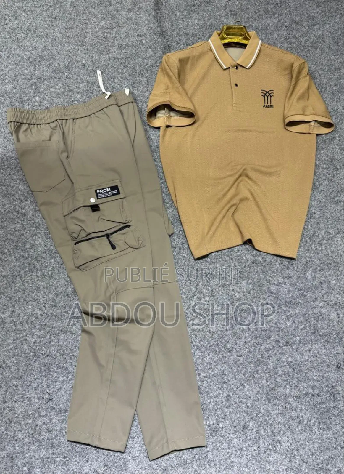 T-Shirts Et Pantalons Disponible