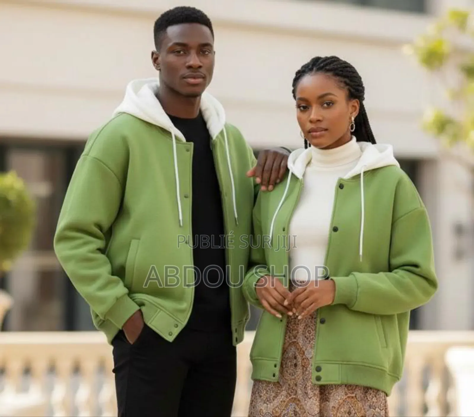 Pull Capuche Jogging Unisexe Disponible