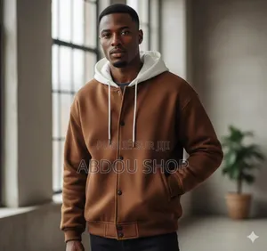 Pull Capuche Jogging Unisexe Disponible