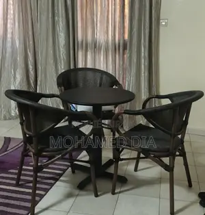 Photo - Table Terasse + 3 Chaises en Rotin