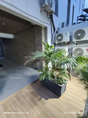 Furnished 3chbre Appartement dans , Almadies à Vendre