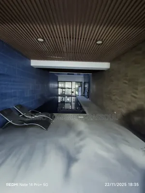 Furnished 3chbre Appartement dans , Almadies à Vendre