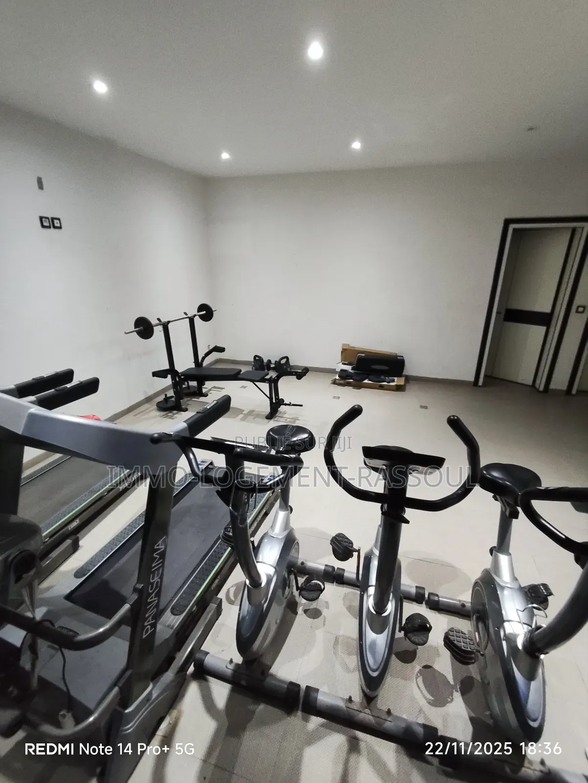 Furnished 3chbre Appartement dans , Almadies à Vendre