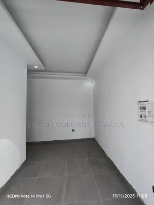 1chbre Bungalow dans , Grand Dakar à Louer