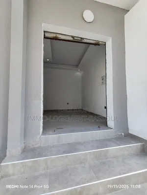 1chbre Bungalow dans , Grand Dakar à Louer