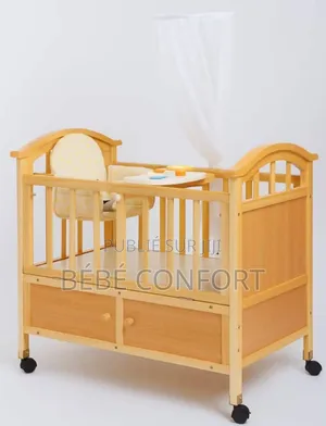 Photo - Berceau Bébé en Bois