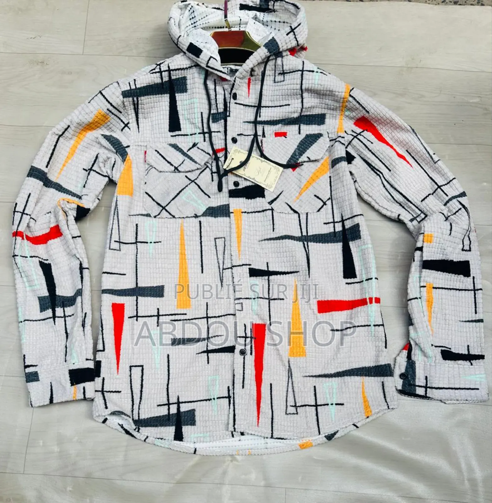 Chemise Madres Capuche Disponible