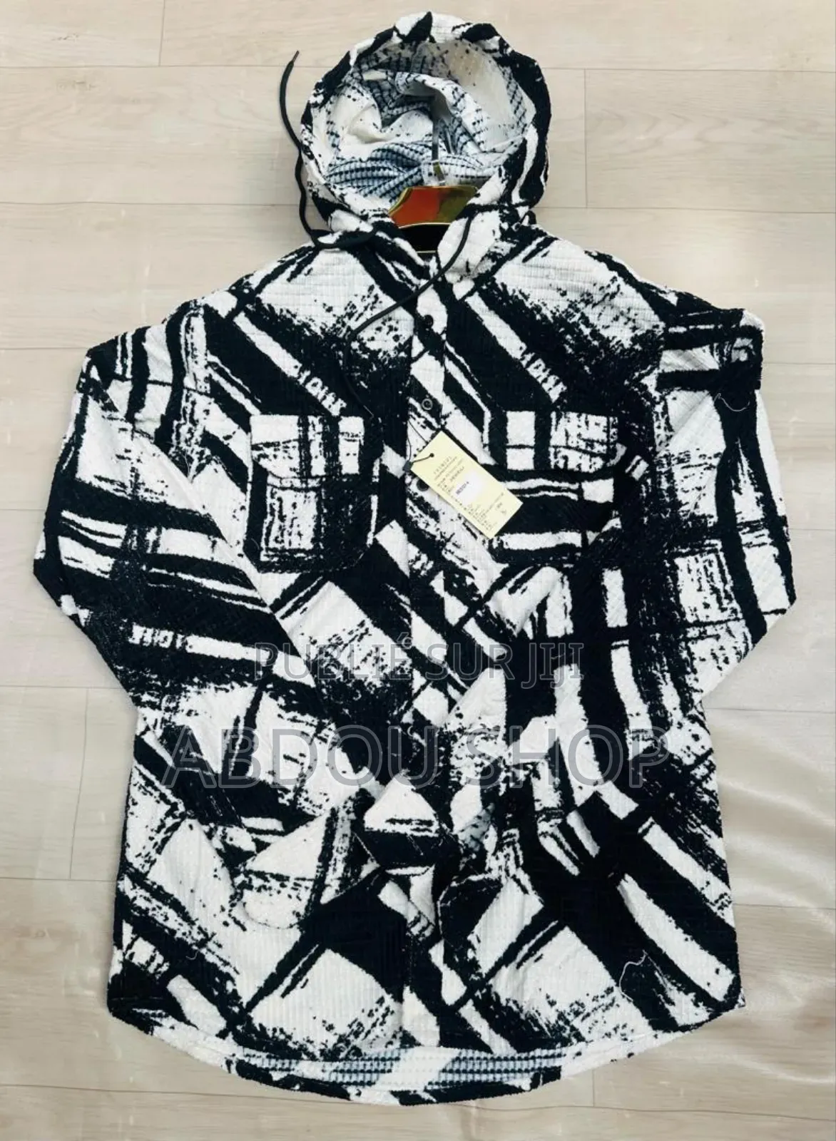 Chemise Madres Capuche Disponible