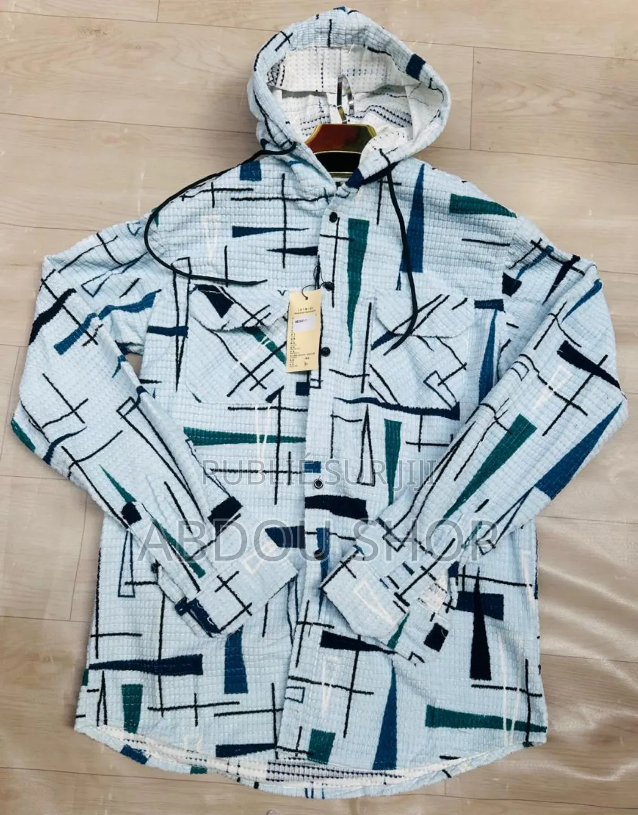 Chemise Madres Capuche Disponible