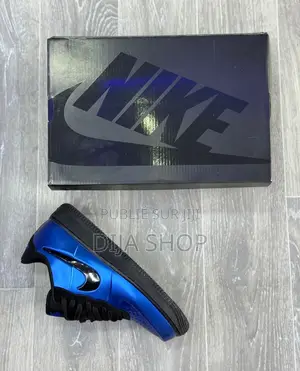 Disponible Nike Air Force Foamposite Pointure 40 À 45