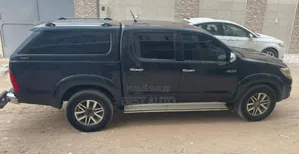 Toyota Hilux 2012 Black