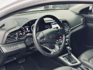 Hyundai Avante 2020 Blanc