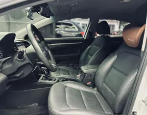 Hyundai Avante 2020 Blanc