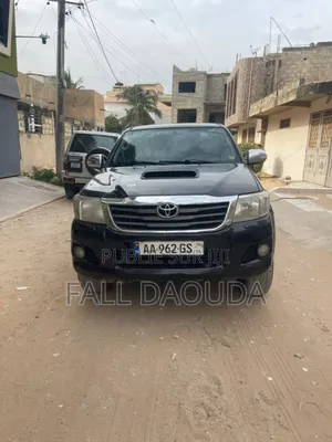 Photo - Toyota Hilux 2012