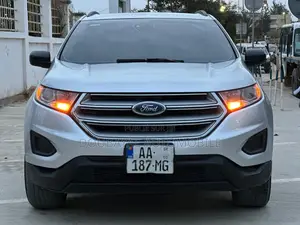 Photo - Ford Edge 2018 Gris