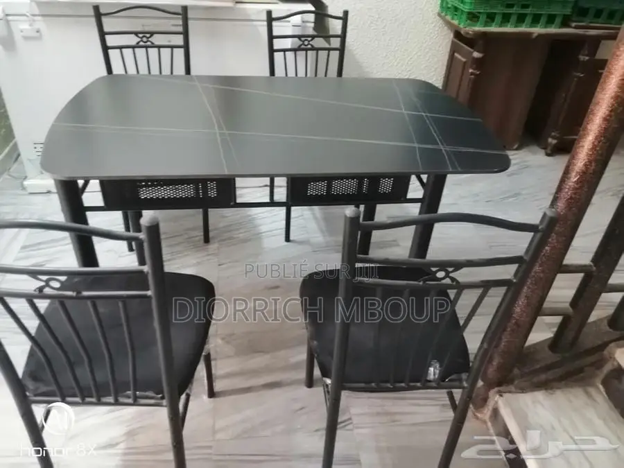 Table À Manger en Marbre Avec 4 Chaise