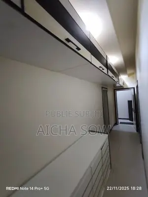 Furnished 3chbre Appartement dans Immo Logement, Almadies à Vendre