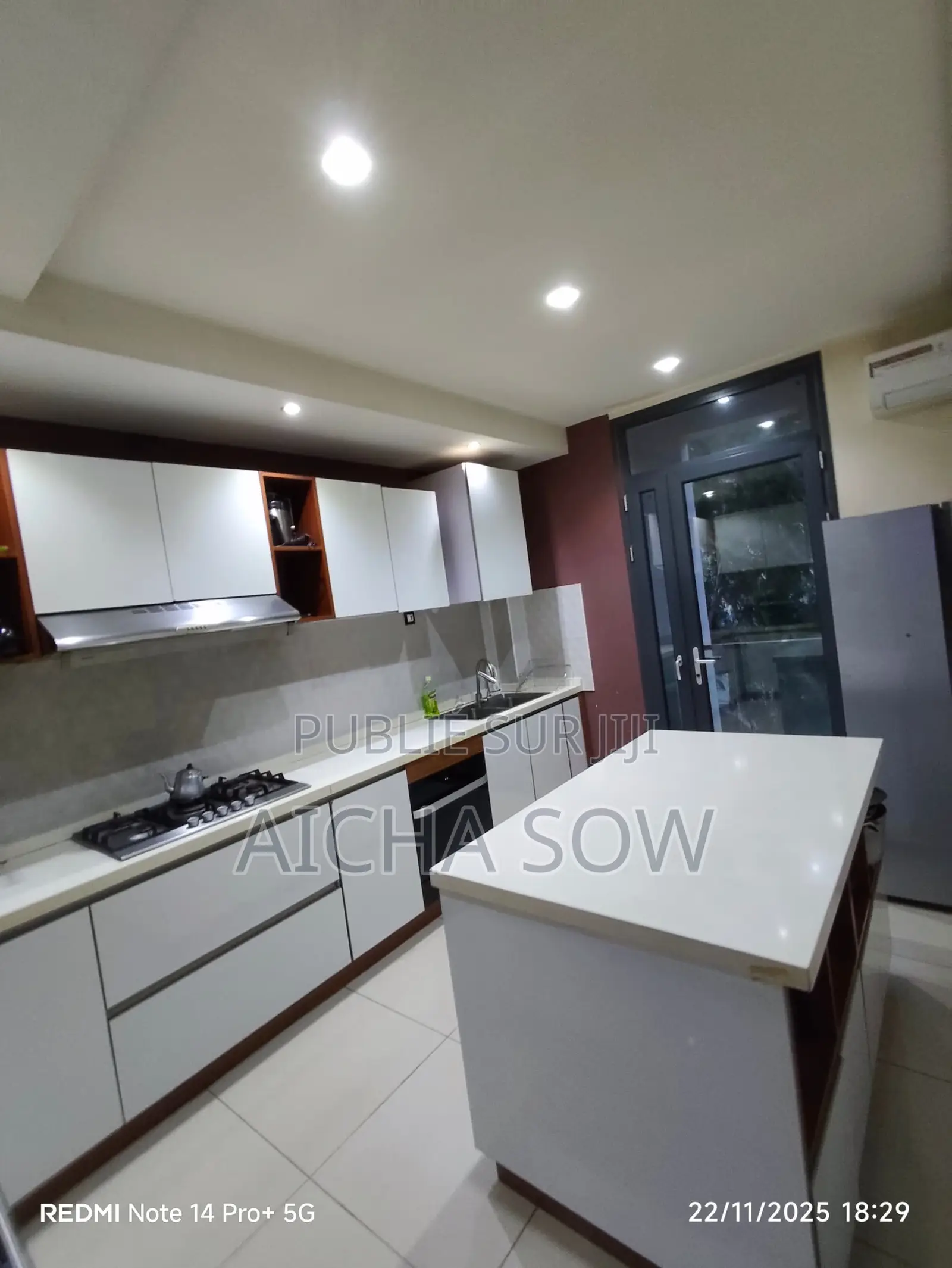 Furnished 3chbre Appartement dans Immo Logement, Almadies à Vendre