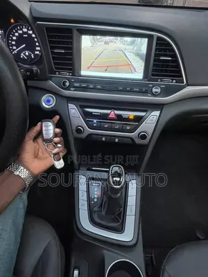 Hyundai Avante 2017 Blanc