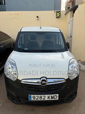 Photo - Opel Omega 2018 Blanc