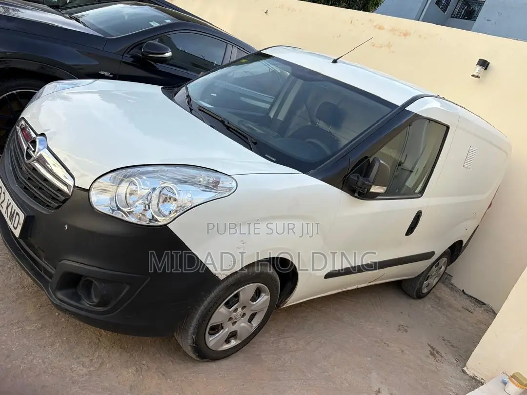 Opel Omega 2018 Blanc