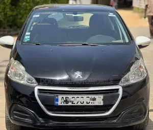 Photo - Peugeot 208 2017 Noir Mat