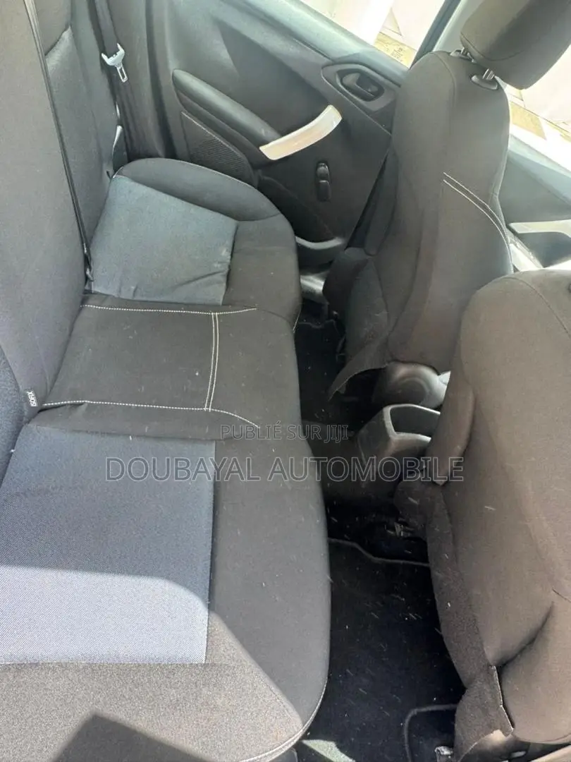 Peugeot 208 2017 Noir Mat