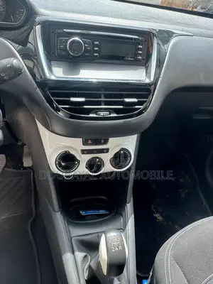 Peugeot 208 2017 Noir Mat