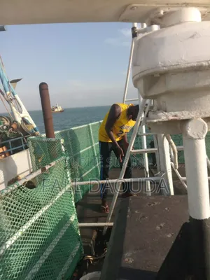 Bateau De Pêche Disponible en Gambie Prix 85,000,000 Millions