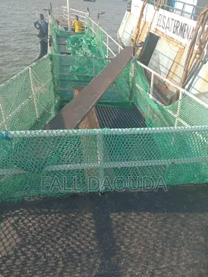 Bateau De Pêche Disponible en Gambie Prix 85,000,000 Millions